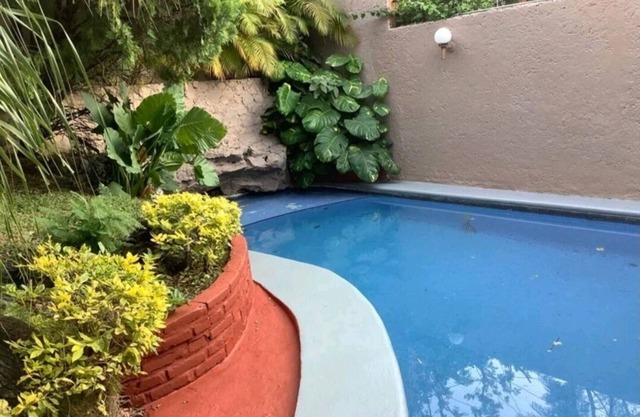 Entire house with private pool, Conveniently located near wedding room