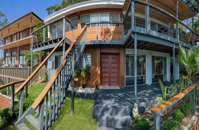 Entire Lower Deck - Wamberal Beach Views