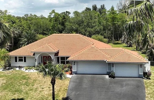 Entire Luxury House Paradise With Pool In Naples 3 BR/2.5 Bath