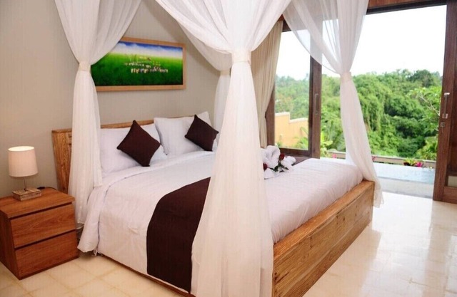 Entire Luxury Villa for 8 at Letung Villa