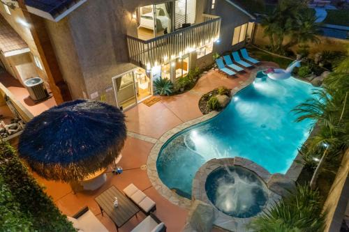 Entire Private 4-BR w Pool, Hot Tub, King Bed, Garage, Available Now