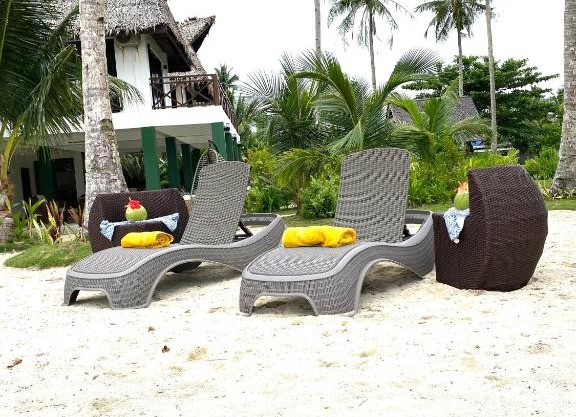 Entire Private Beachfront Villa in Siargao