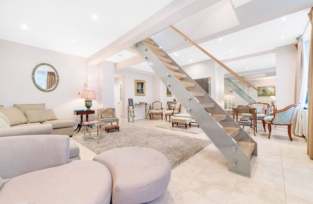 Entire Stunning house in Nothing Hill