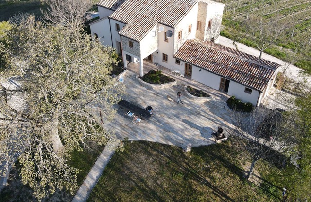 Entire vacation home - with 3 apartments and pool