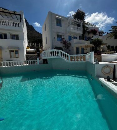 Entire Villa full View 3 bedrooms 3 bathrooms 3 kitchens