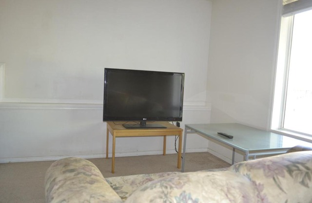 Entire Walkout Suite with Bathroom, Full Kitchen and Living Room near Banff