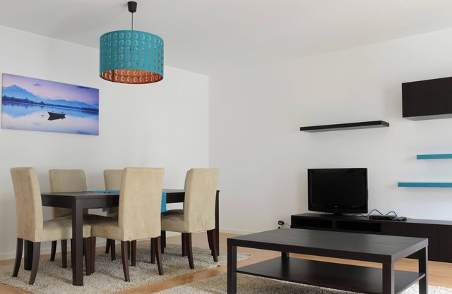 Entrecampos 6, luxury T3 apartment with garage.
