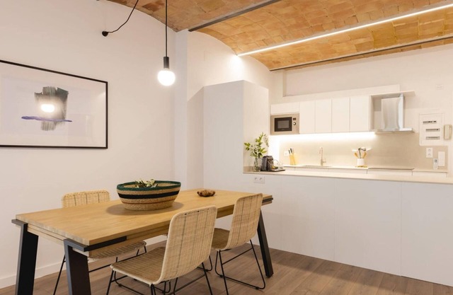 Entresol B - Holiday Apartment Rental in Girona | Bravissimo