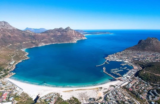 Epic 3BR, views, braai, pool, WiFi with backup