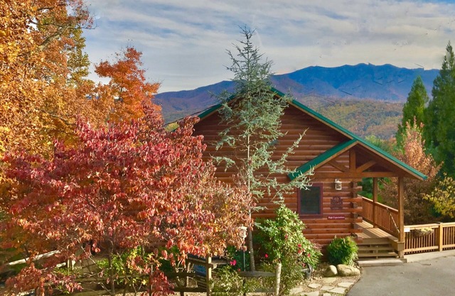 EPIC VIEWS in Idyllic Location! Artwork as memorable as views! Luxury & Comfort
