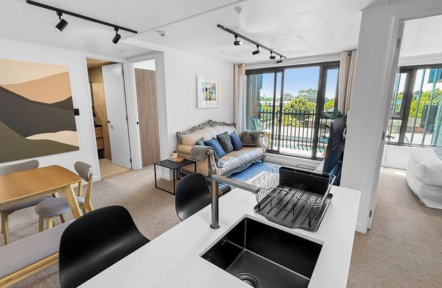 Epsom Luxury l Newly Built l Amazing 2bed Apt.
