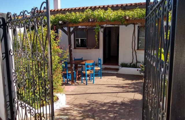 Equipped vacation home in Santa Margherita di Pula with communal pool