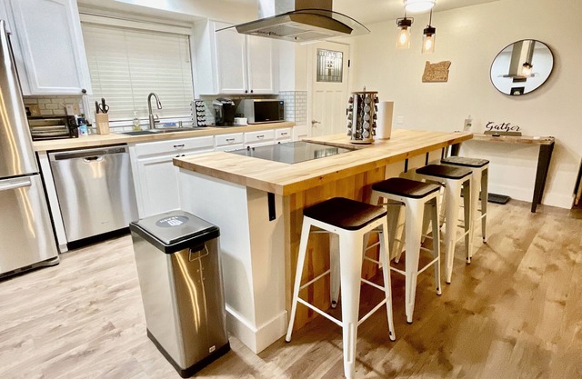 Equipped 3bd/2ba Home with Private Backyard Oasis, Comfort & Convenience Await!