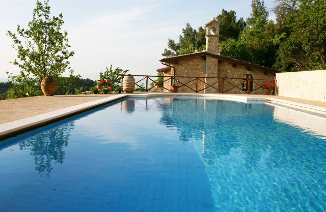 Eremo House a place in the Sun of Spoleto with beautiful pool