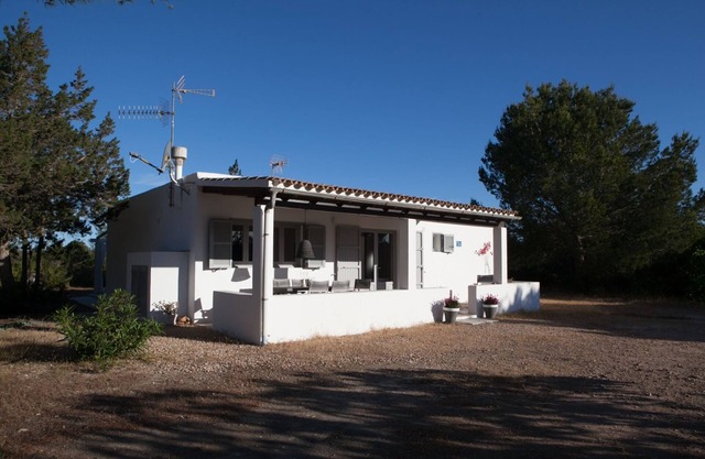 Es Cap - Charming House close to Cala Saona and the Beaches