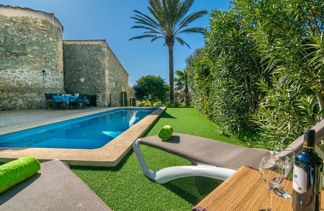 ES MOLÍ CAN TORRES - Beautiful town house with private pool in the center of Mallorca. Fr