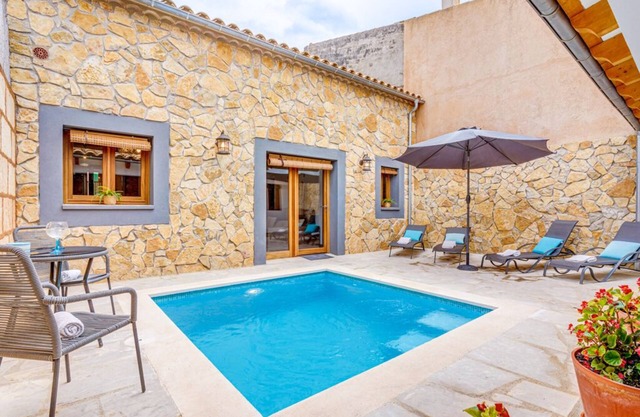 Es Trast: Wifi, pool and private terrace.