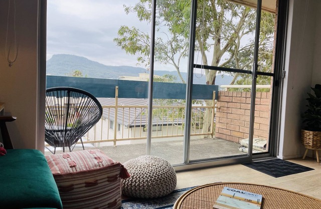 Escape and relax at a lovely 2 bedroom unit, just 200m to beautiful North Beach!