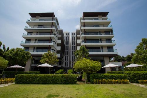 Escape II CondominiumE225