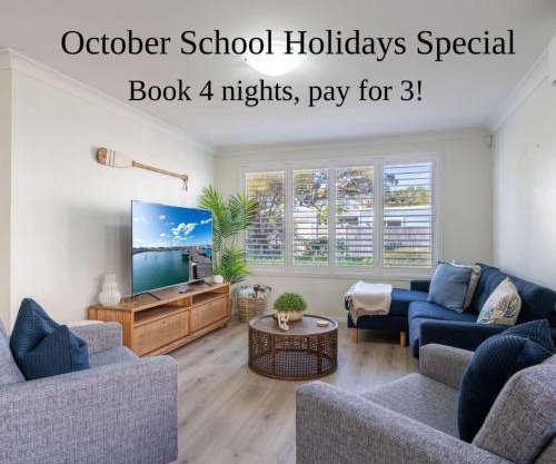 Escape on Addison - Book 4 nights, pay for 3!