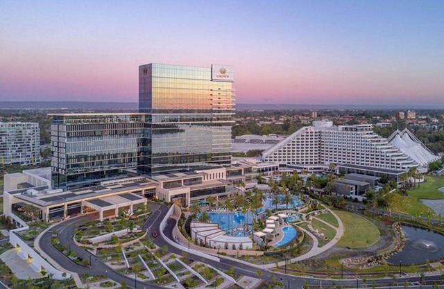 Escape the Ordinary: Minutes to Crown and Perth CBD!