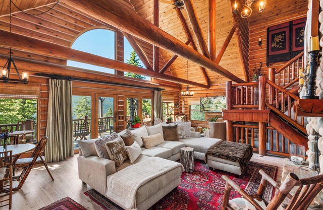 Escape to a Cozy Private Cabin with Mountain & Lake Views on a Wildlife Corridor