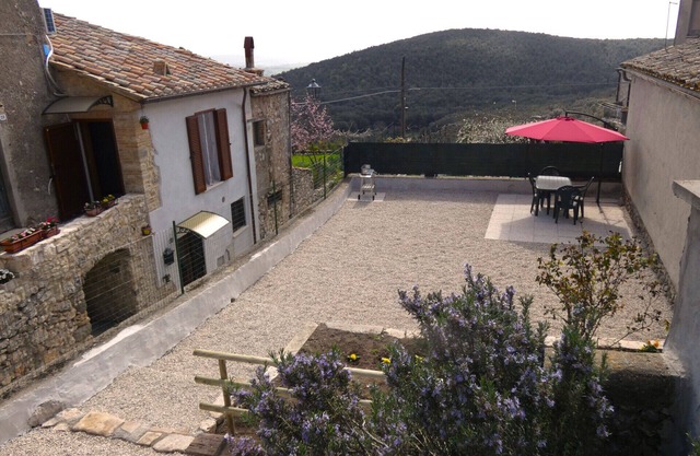 Escape To Umbria, Little Alley