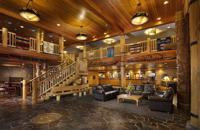 Escape to Our Rustic Hotel w/Private Fireplace, Balcony and Jacuzzi