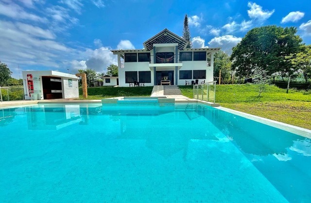 Escape to Paradise: A Charming Nature Retreat Near Panaca Park in Quindío
