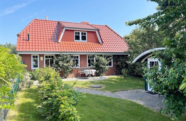 Escape to Tranquility: Your Ideal Retreat at Ferienhaus Benninghusum
