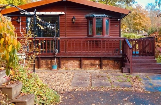 Escape to the Lodge!