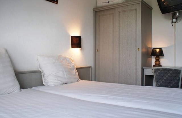 Escape to Your Beachside Haven – Classic Room Close to Groede Zeeland Strand