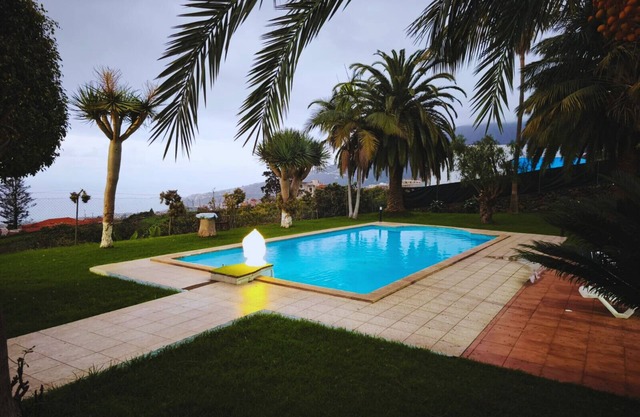 Espectacular Villa con piscina y vistas al valle
