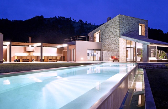 ESPECTACULA VILL WITH SWIMMINGPOOL, TERRACE AND WONDEFUL GARDEN ALL ARROUND
