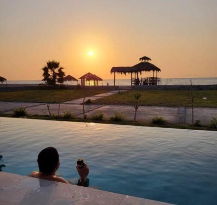 Espectacular casa frente al mar 1era fila con piscina privada