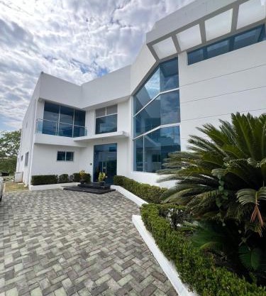Espectacular casa quinta con piscina privada