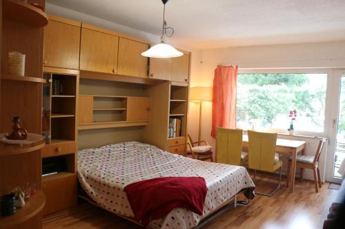 Essen City quiet flat with terrace and garden