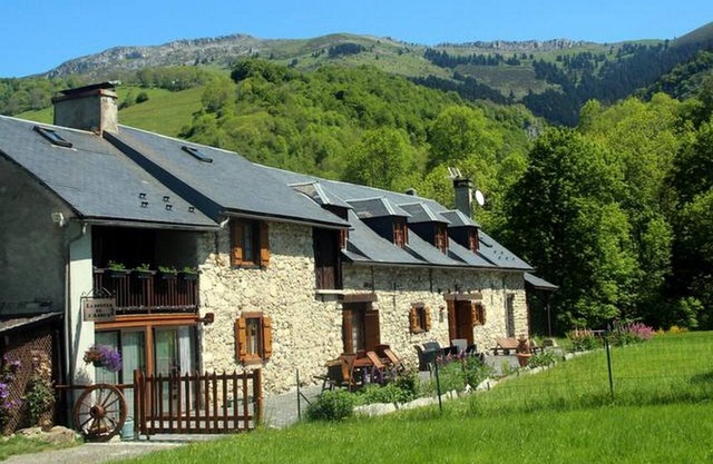 Estève Triple room at La Boucle de l'Adour