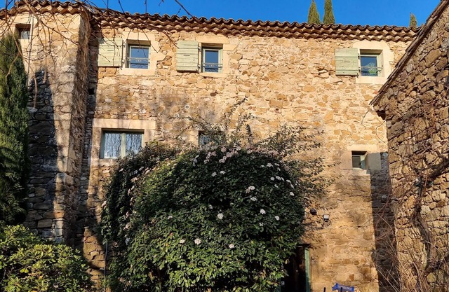 ESTATE FOR 40 PEOPLE