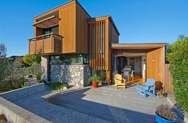 Estuary Grove, stunning architectural house
