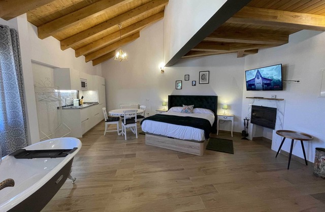 Estudio de Vistas Privilegiadas a la Reserva de la Biosfera y Exquisita Decoración Ecléctica