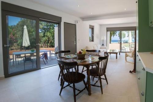 Eucalyptus - Agios Ioannis Beachfront Apartment