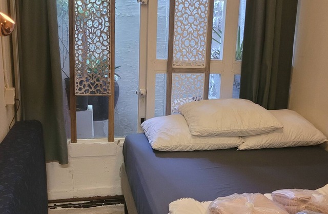 Euids+flight/train tickets required 2mx3m room + 1mx1m bathroom