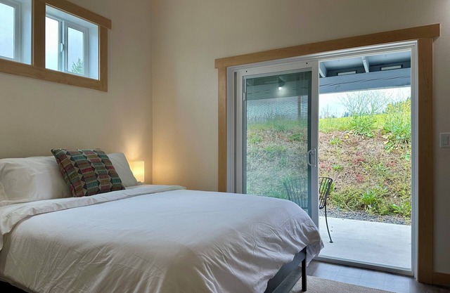 European Style Cottage in Oregon's Willamette Valley Wine Country - Cottage #5