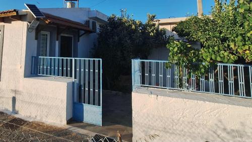 Eve's house