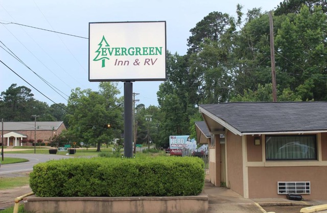 Evergreen Inn and R.V.
