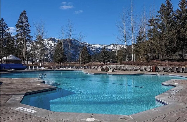 Everline Resort and Spa Fireplace Suite Valley View