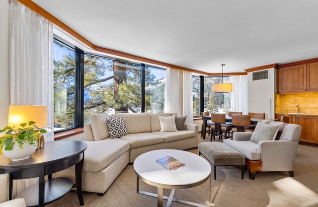 Everline ‘Resort Chair’ Corner Suite; Ski In/Out @Palisades