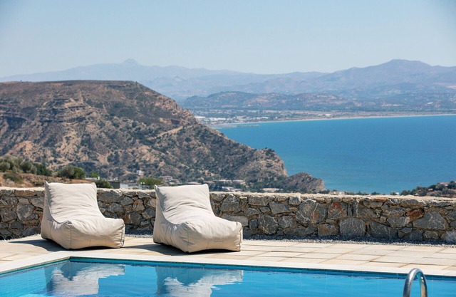 Evgoro vrahos villa , private pool