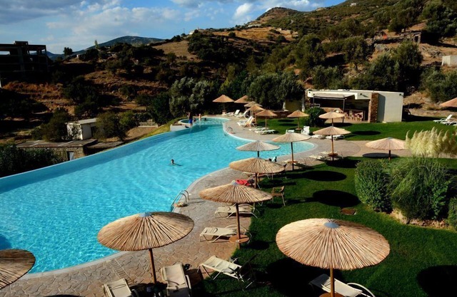 Evia Hotel & Suites